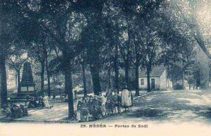 AFRIQUE. ALGERIE. MEDEA. Vue sur Le Monument aux Morts et La Porte de Sodi.