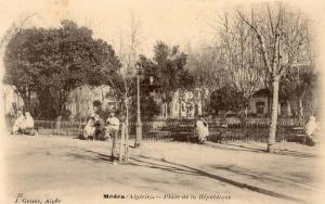 CPA Algérie - Médéa - Place de la République (Geiser N°31)