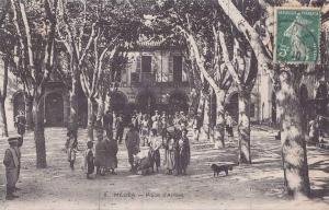 Médéa.- (Algérie)  Place d'Armes  - (belle animation)