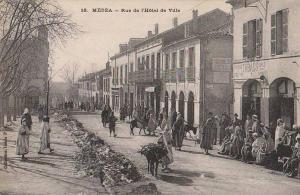 CPA ALGERIE ALGER MEDEA Rue de l´ Hôtel de Ville Café Tabac Belle Animation