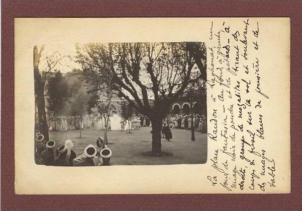 ALGERIE - LAGHOUAT - SUPERBE CARTE PHOTO - FANTASIA PLACE RANDON - CLICHE 1900 - BEAU PLAN TRES ANIME