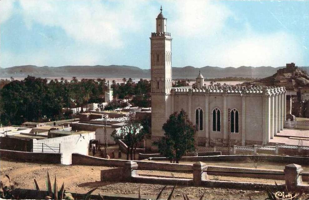 CPSM (format cpa)   Laghouat La grande mosquée    B802