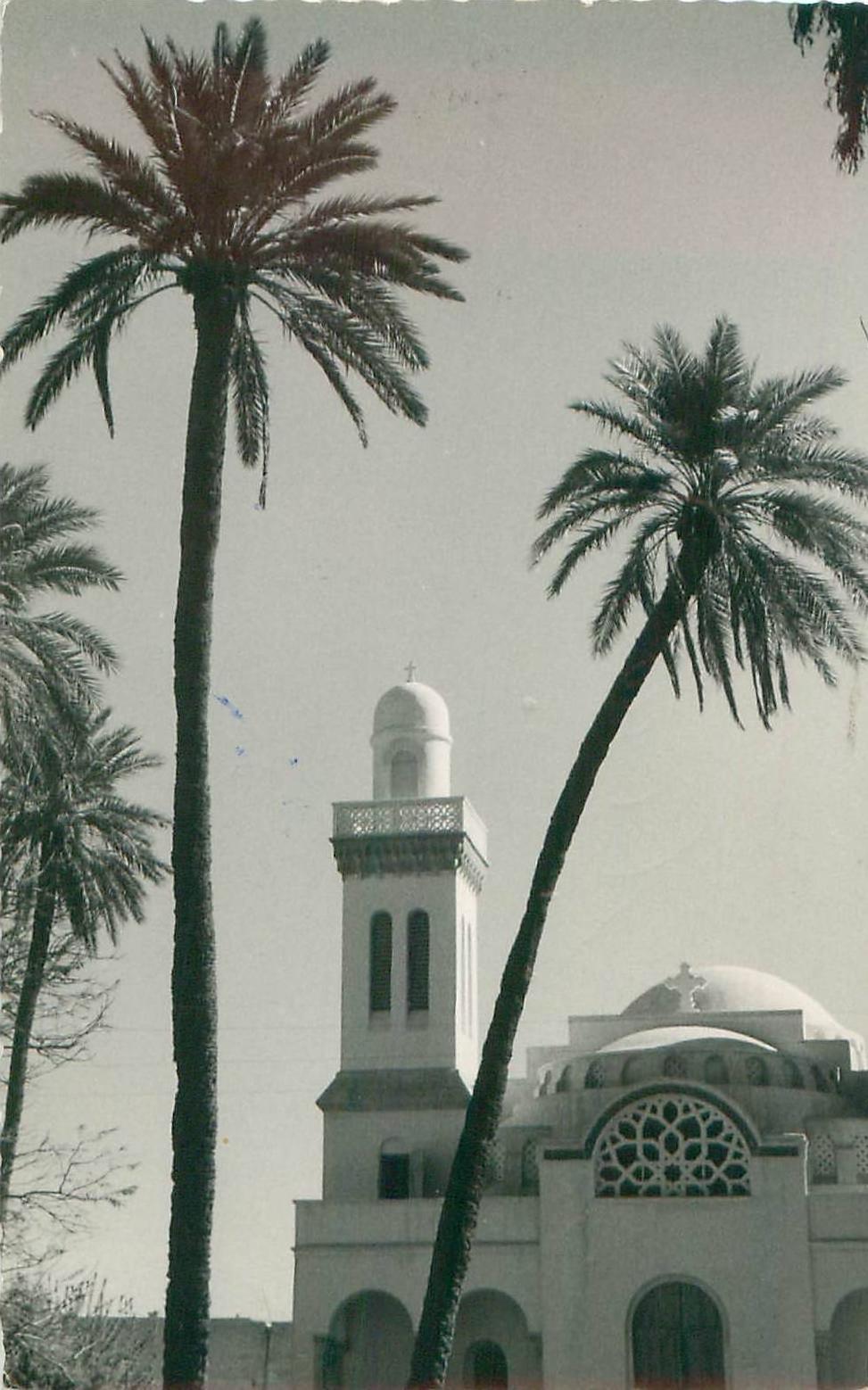 CPSM (format cpa)  Laghouat L´église   B576