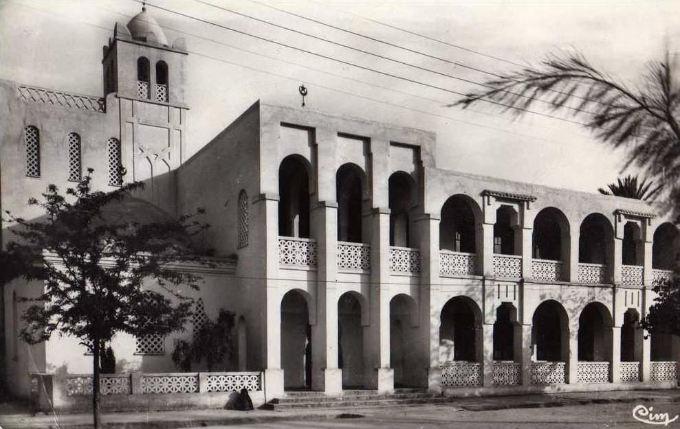 LAGHOUAT (sud algérien) - LA MEDERSA