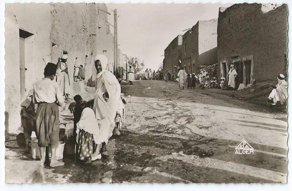 cpa bon etat ,   m'sila ,  carte rare ,  avenue de barika , courrier au verso , carte tres propre