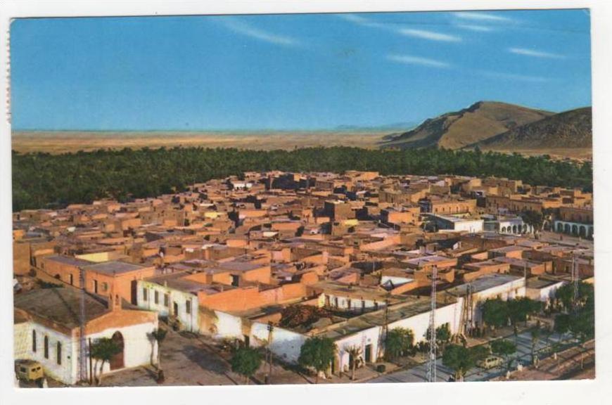 * CPSM vue générale de Bou Saâda, format 9cm sur 14cm environ, Algérie *