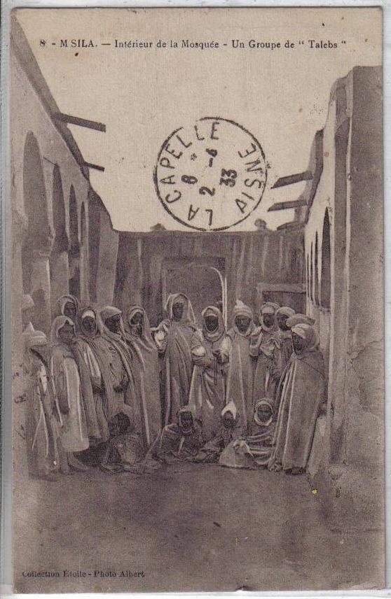 8, M'SILA, Intérieur de la Mosquée, un groupe de 