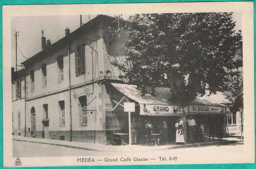 K -- CPA ALGERIE - MEDEA - GRAND CAFE GLACIER