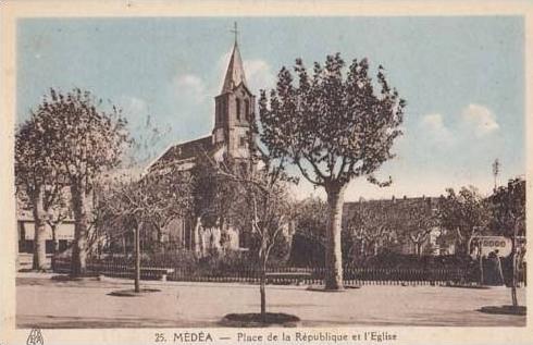 Algérie - Médéa - Place de la République et l' Eglise  Achat Immédiat