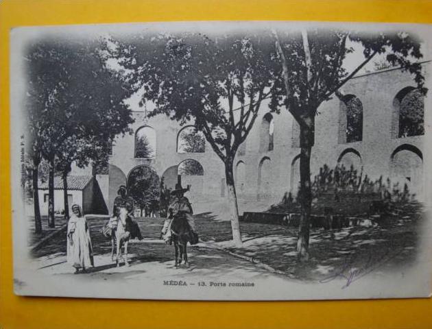W012-CPA - Médéa Porte Romaine 1904