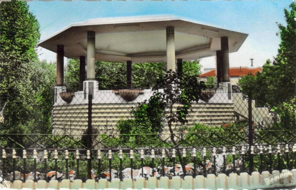 CPSM MEDEA (Algérie) - Le kiosque à Musique