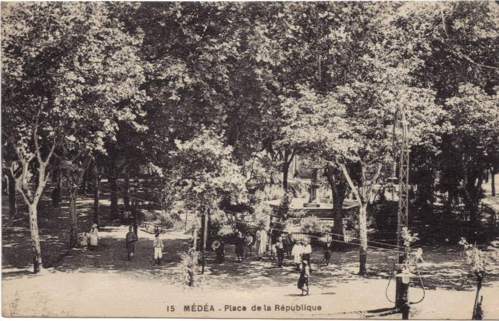 ALGERIE / MEDEA - PLACE DE LA REPUBLIQUE