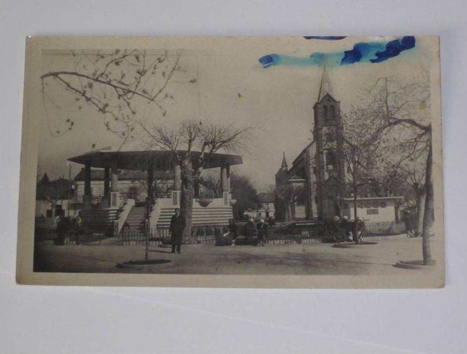 MA69 - algérie  médéa carte dans l´état  tache  place de la république et l´église