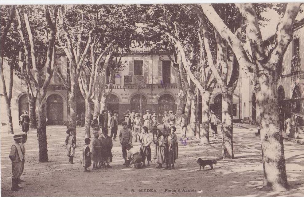 AFRIQUE ALGERIE MEDEA PLACE ARMES