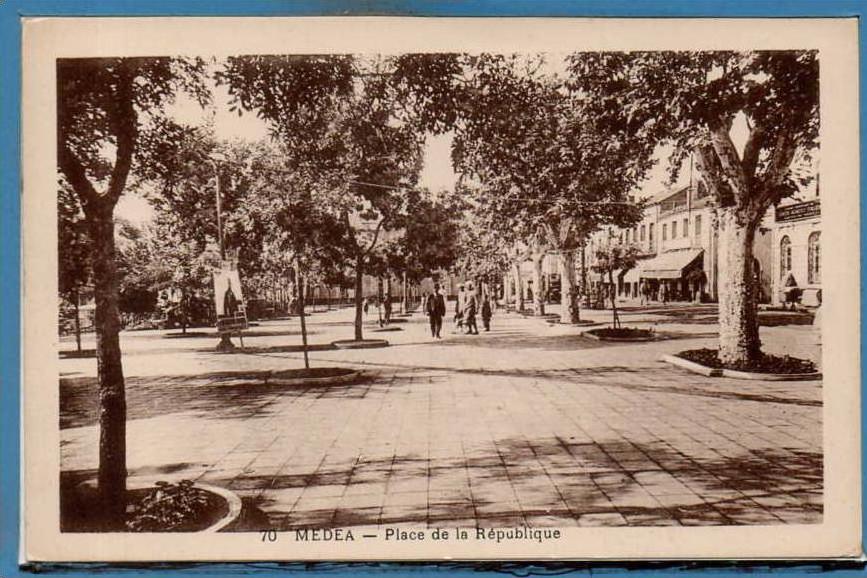 ALGERIE -- Médéa --  Place de la République