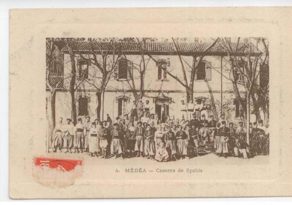 Algérie - MEDEA - Caserne de Saphirs