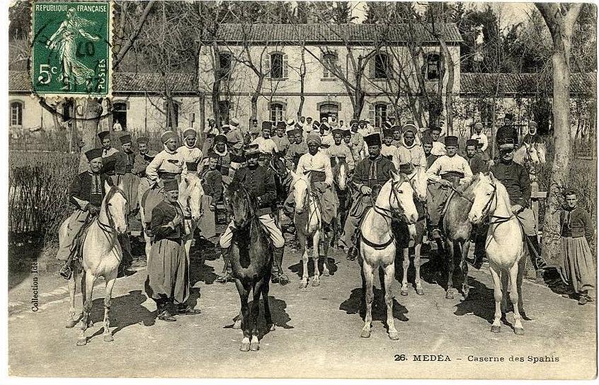 ALGERIE   MEDEA  CASERNE DES SPAHIS