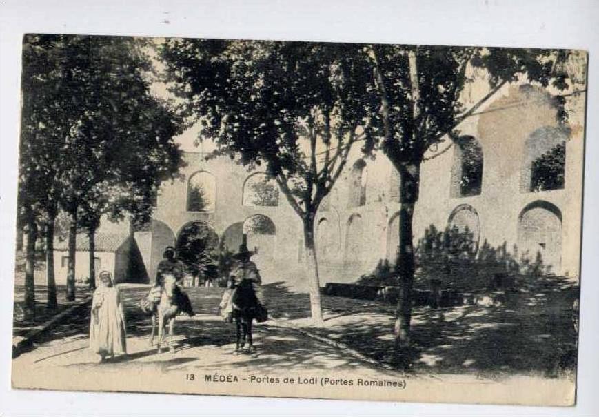 cpa MEDEA portes de Lodi portes romaines - 13 collec ideale PS
