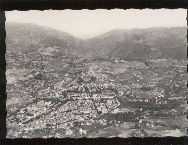 en avion sur médéa photo-opérateur r.henrard édit.la cigogne n° 67601