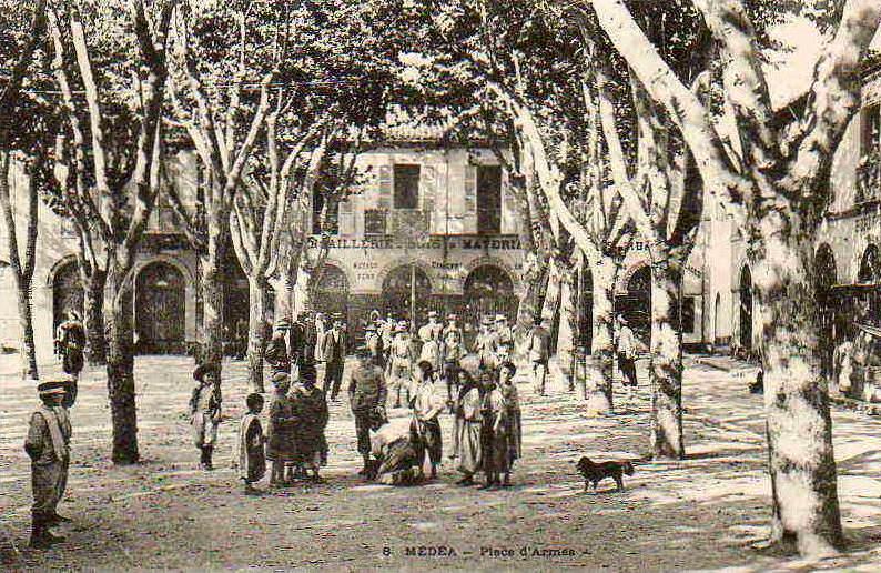 AFRIQUE. ALGERIE. MEDEA. Vue sur La Place d'Armes.