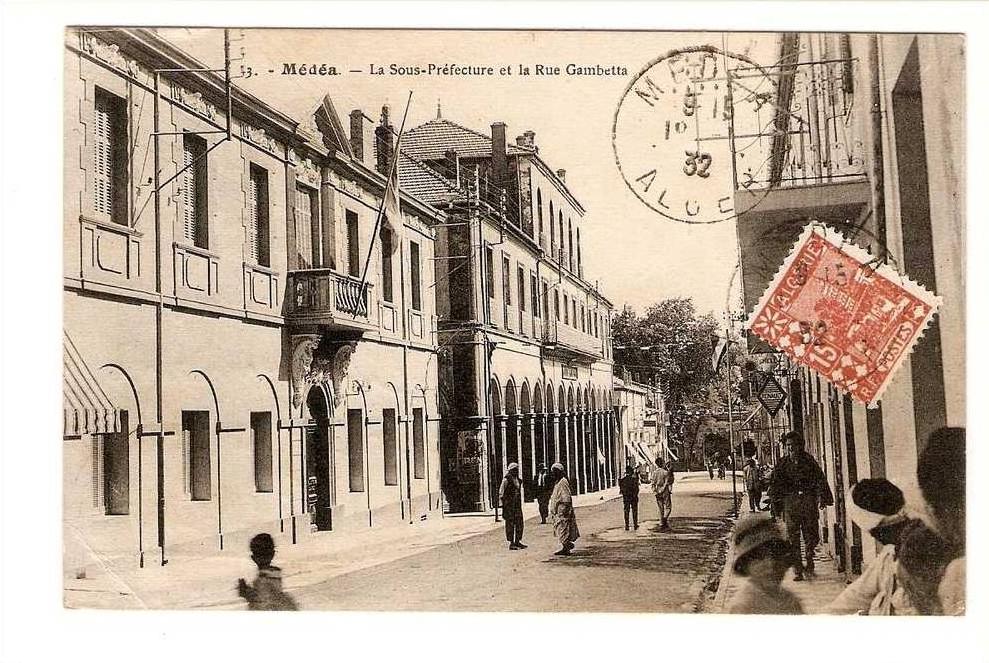 MEDEA - la sous-préfecture et la rue Gambetta