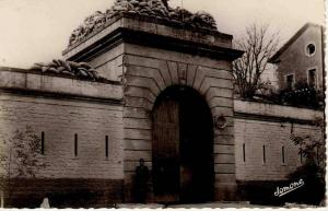 CPA. ANIMEE. MEDEA. LE QUARTIER CAMOU. DENTELLEE ET MILITAIRE.