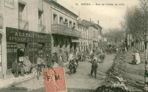 CPA Algérie - Médéa - Rue de l'Hotel de Ville  (PS N°19)