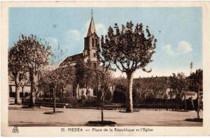 ALGERIE - Medea - Place de la république et l´église -