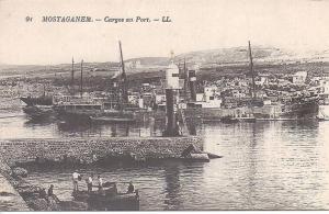 MOSTAGANEM - Cargos au Port