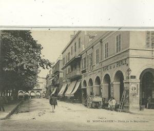 MOSTAGANEM N 12  PLACE DE LA REPUBLIQUE  CAFE DE LA PERLE  PERSONNAGES CHARETTE
