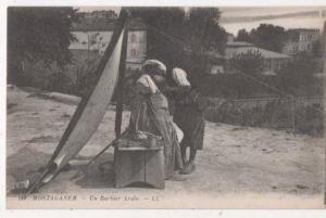 ALGERIE - MOSTAGANEM - un barbier arabe