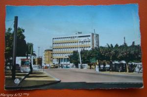 MOSTAGANEM - AVENUE ANATOLE FRANCE ET L'HOTEL DES FINANCES