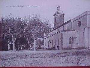 cpa ALGERIE  MOSTAGANEM animée  L EGLISE FACADE SUD     voir détails  ** Achat Direct **