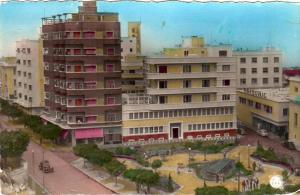 ALGERIE MOSTAGANEM - Le square du Dicteur Queyrat Véhicule Magasin PRISUNIC