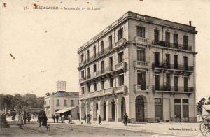 ALGERIE  MOSTAGANEM  Avenue de 1 er de Ligne  ...... ( Ref FA336 )