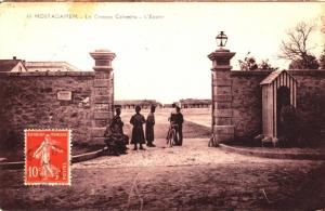 MOSTAGANEM LA CASERNE COLOMIEU L'ENTREE ECRITE CIRCULEE 1914
