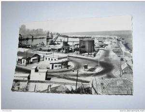 m985 1 carte .  mostaganem algérie vue générale du port  ( paquebot grue infrastructure portuaire