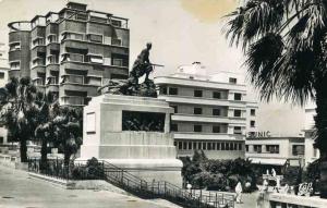 MOSTAGANEM Le monument aux morts