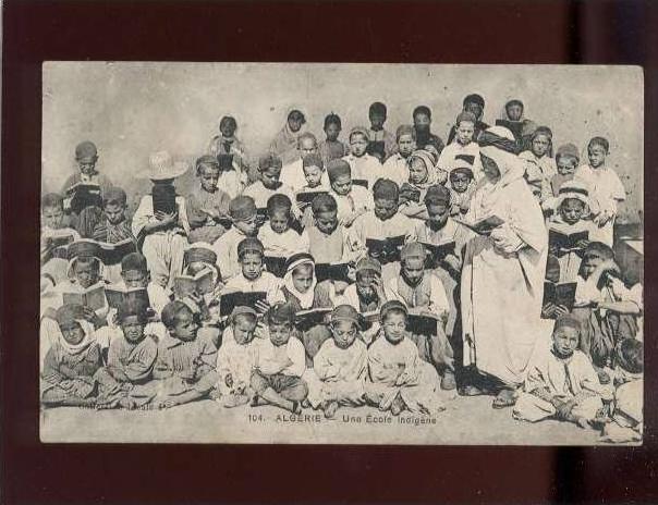 algerie une école indigène édit.ideale PS n° 104 médéa ? animée   belle carte
