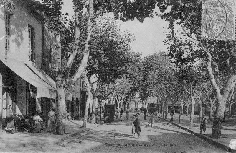 MEDEA..AVENUE DE LA GARE..ANIME....1906..DOS  DIVISE