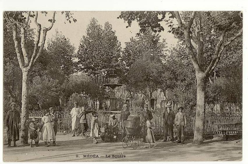 ALGERIE - MEDEA - Le Square.