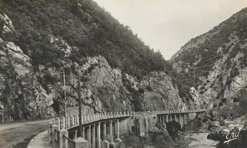 carte postale  n° 51 Environs de MEDEA . Gorges de la Chiffa