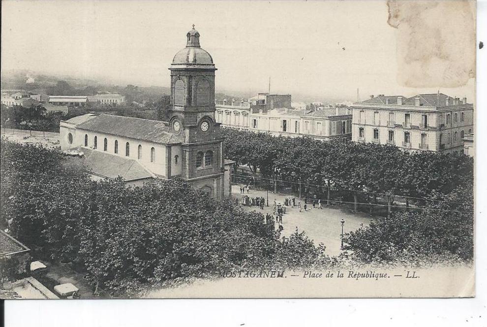 ALGERIE - MOSTAGANEM - place de la République