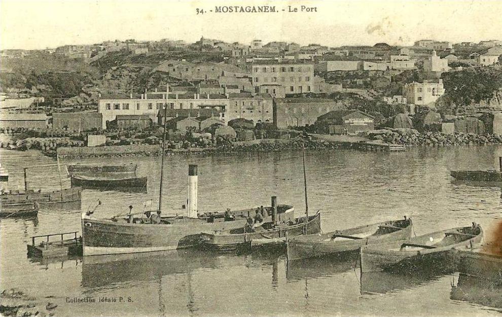 Mostaganem. le port et vue de la ville de Mostaganem