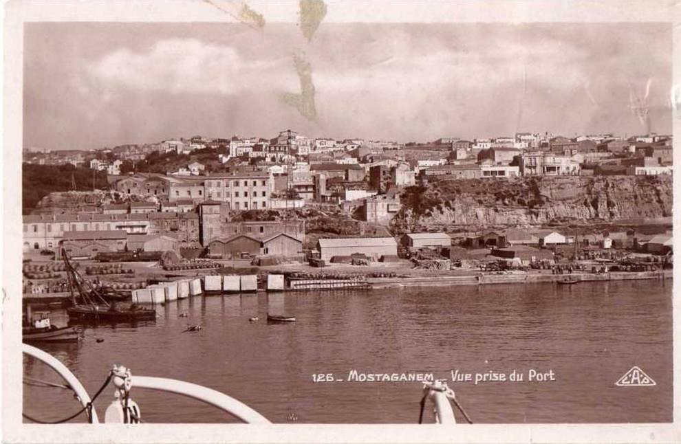 CPA  MOSTAGANEM, vue prise du port (17.2)