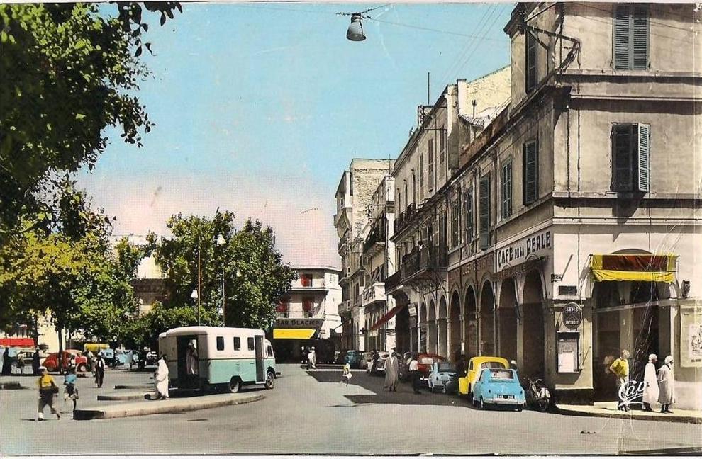 ALGERIE MOSTAGANEM  PLACE DE LA REPUBLIQUE   CPSM NO 1592 TRES ANIMEE