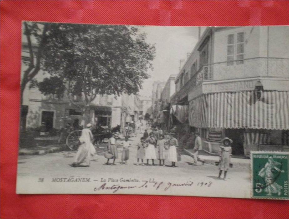 0119 ALGERIE MOSTAGANEM La Place Gambetta
