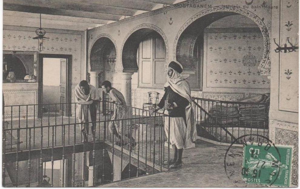 MOSTAGANEM   INTERIEUR DES BAINS MAURE  BELLE ANIMATION