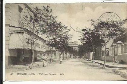 CPA ( Mostaganem , l'Avenue Raynal )