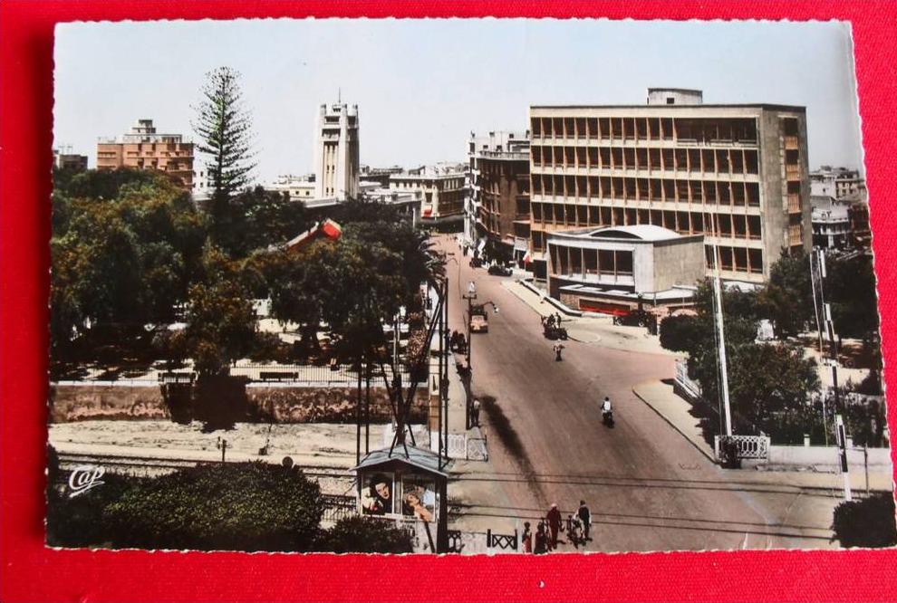 N. - 142 - MOSTAGANEM - L'AVENUE ANATOLE FRANCE - REAL PHOTO - CAP - ANIMEE - PASSAGE A NIVEAUX -